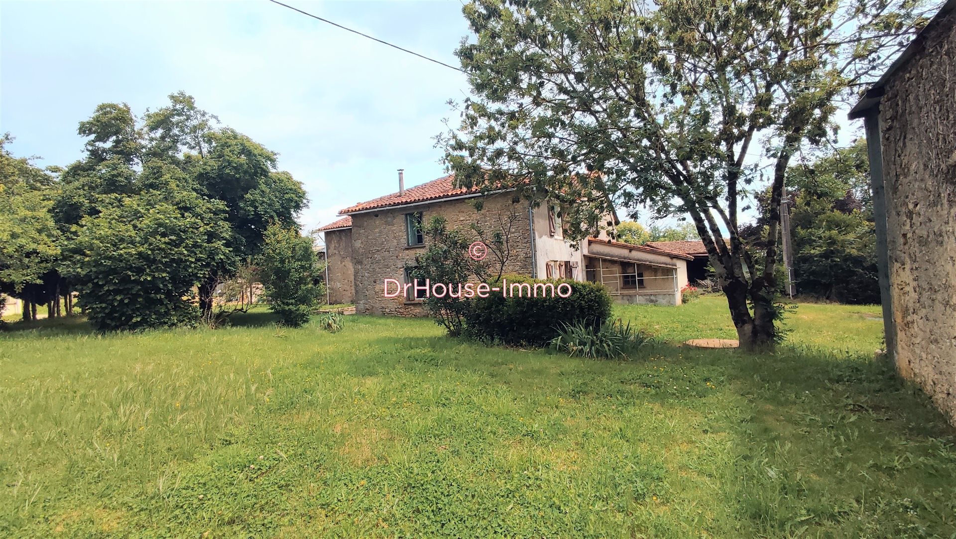 Maison à vendre, 327m², Pleuville