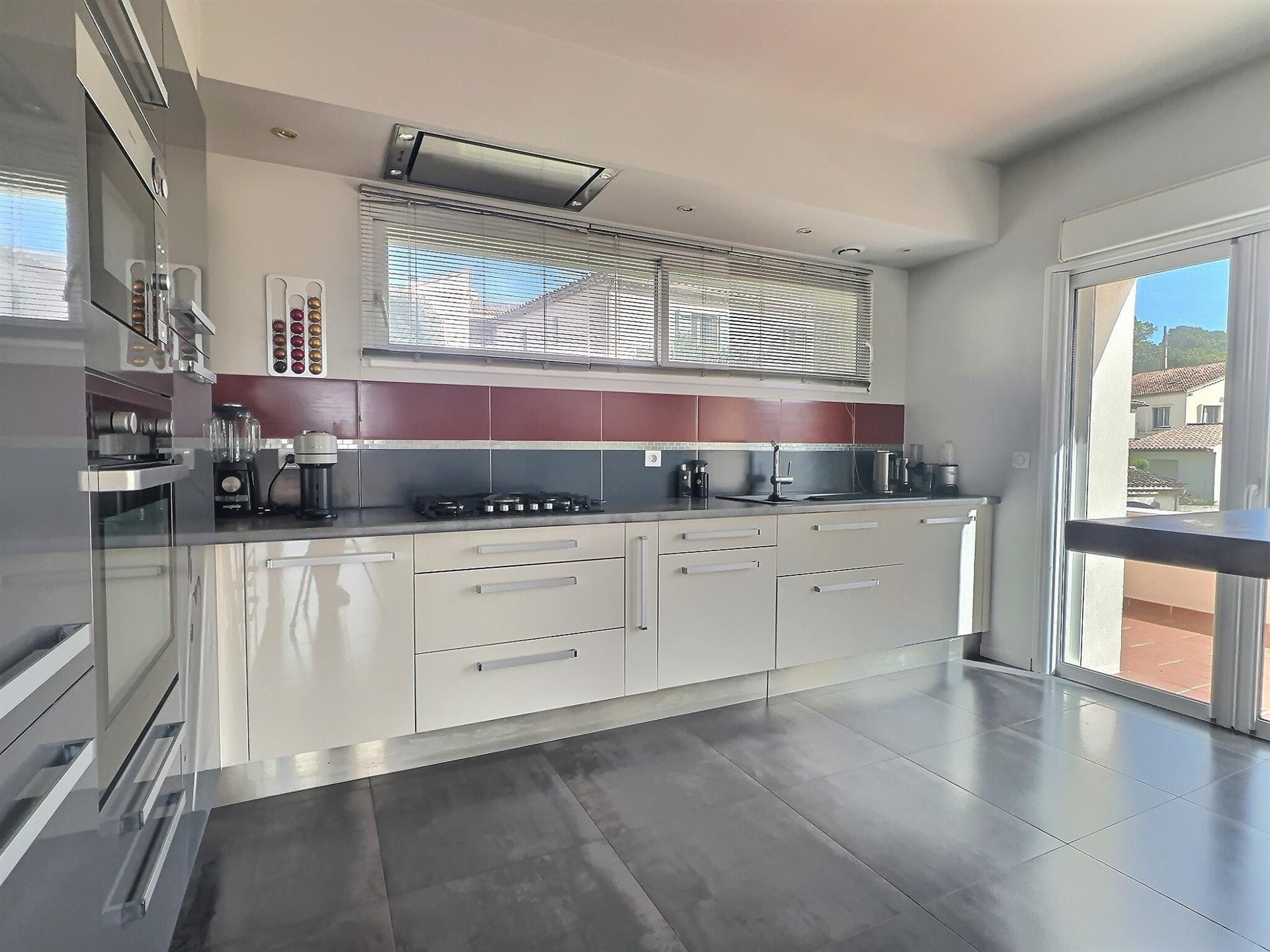 Maison à vendre, 135m², Pierrefeu-du-Var