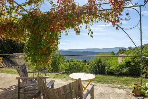 Maison 4 pièces 89 m² · à Viens · 89 m² · 495 000 €