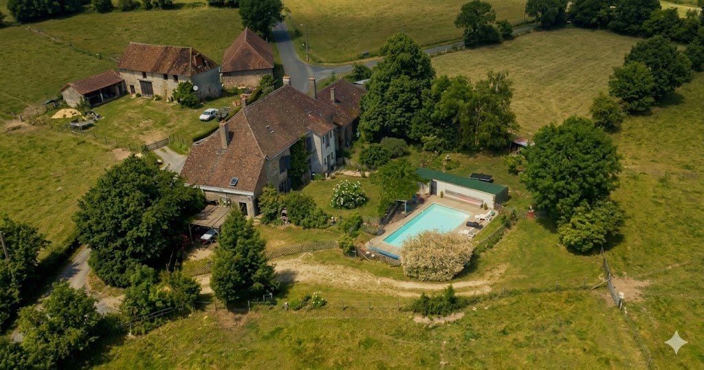 Maison à vendre, 280m², Saint-Priest-Ligoure