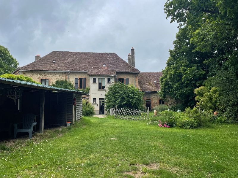 Maison à vendre, 280m², Saint-Priest-Ligoure