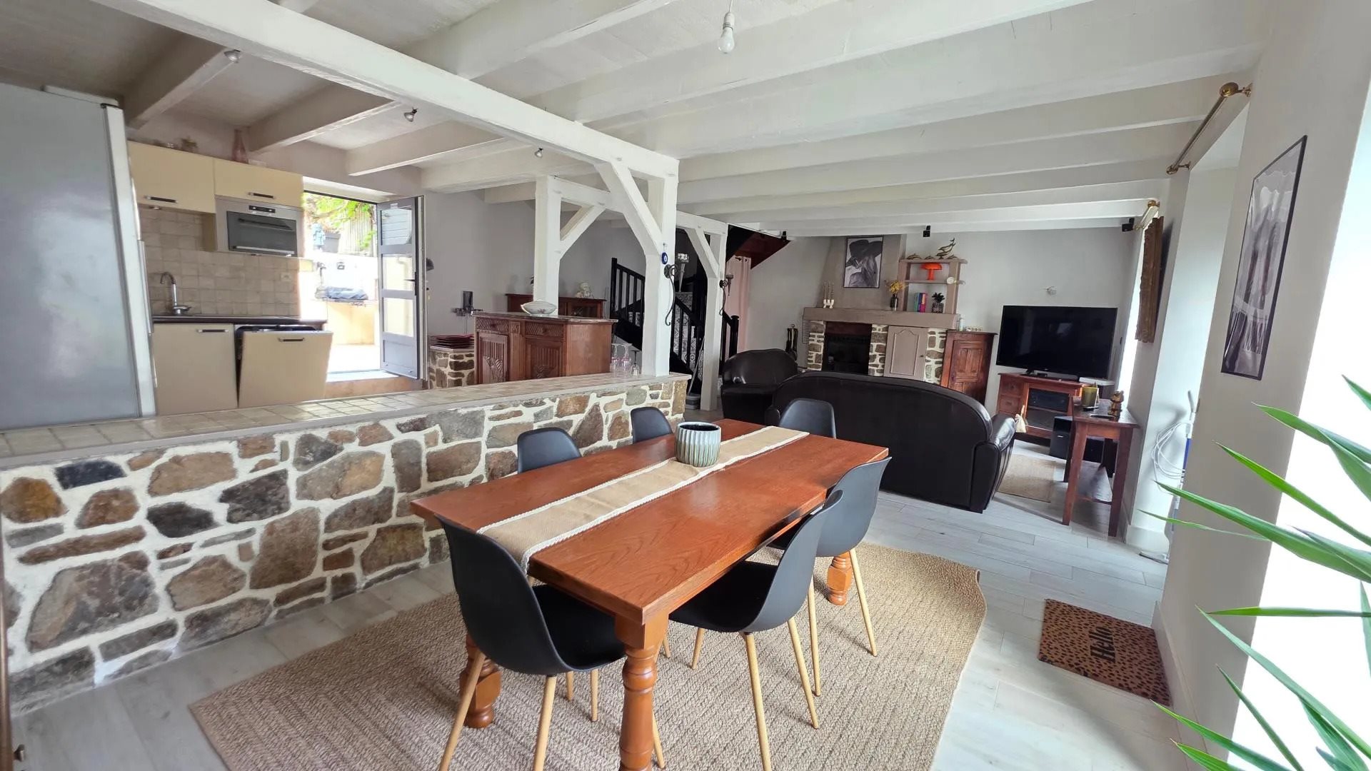 Maison à vendre, 137m², La Ville-ès-Nonais