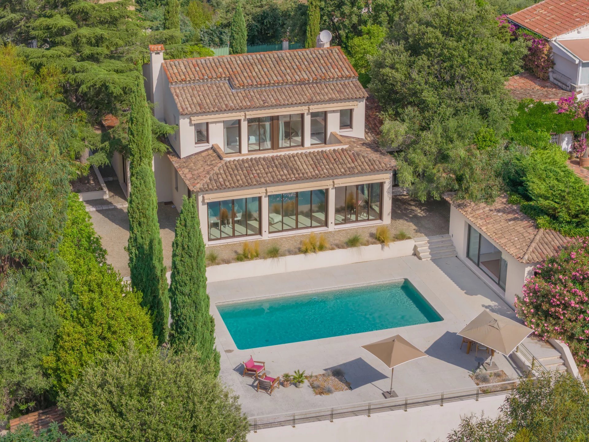 Contemporary Provençal villa with sea view – Super Cannes