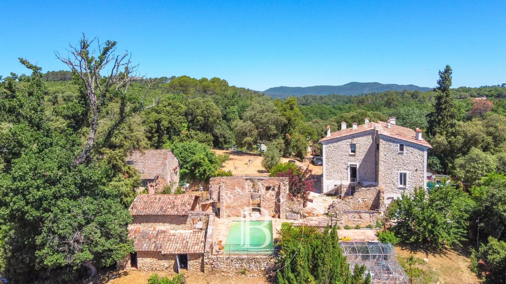 Maison à vendre, 935m², Besse-sur-Issole