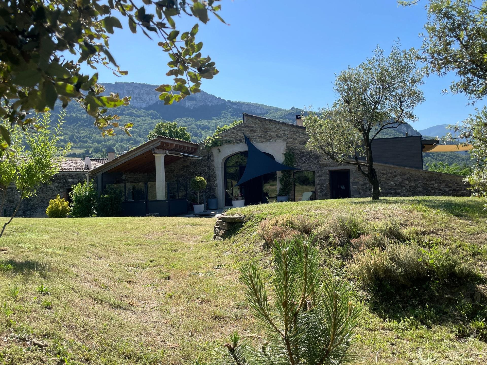 Maison à vendre, 300m², La Bégude-de-Mazenc