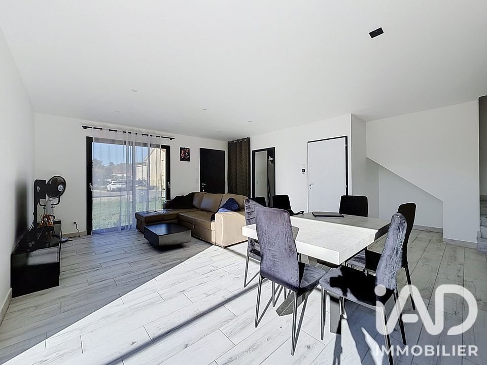 Maison à vendre, 101m², Pont-de-Chéruy