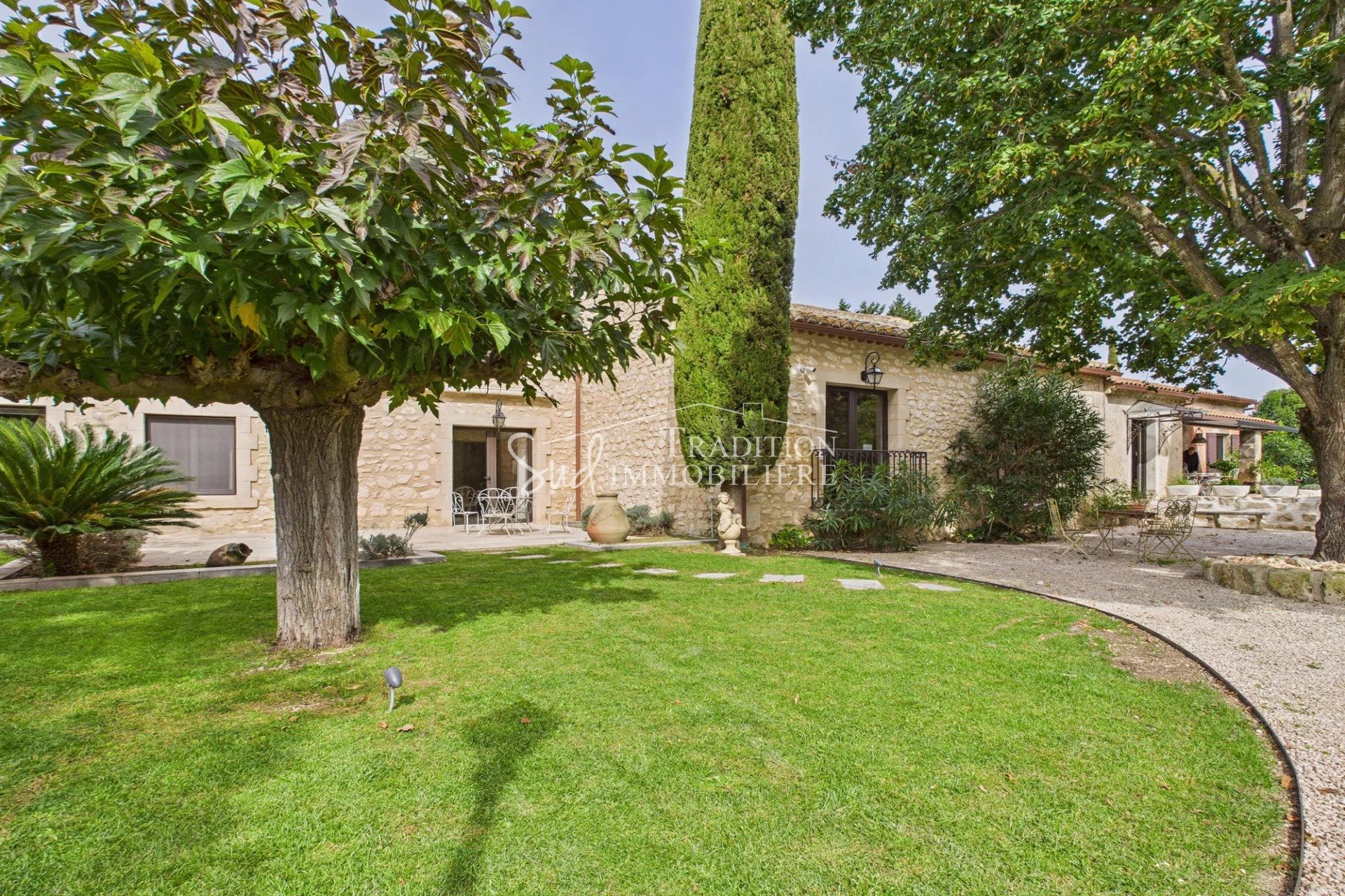 Maison à vendre, 303m², Mollégès