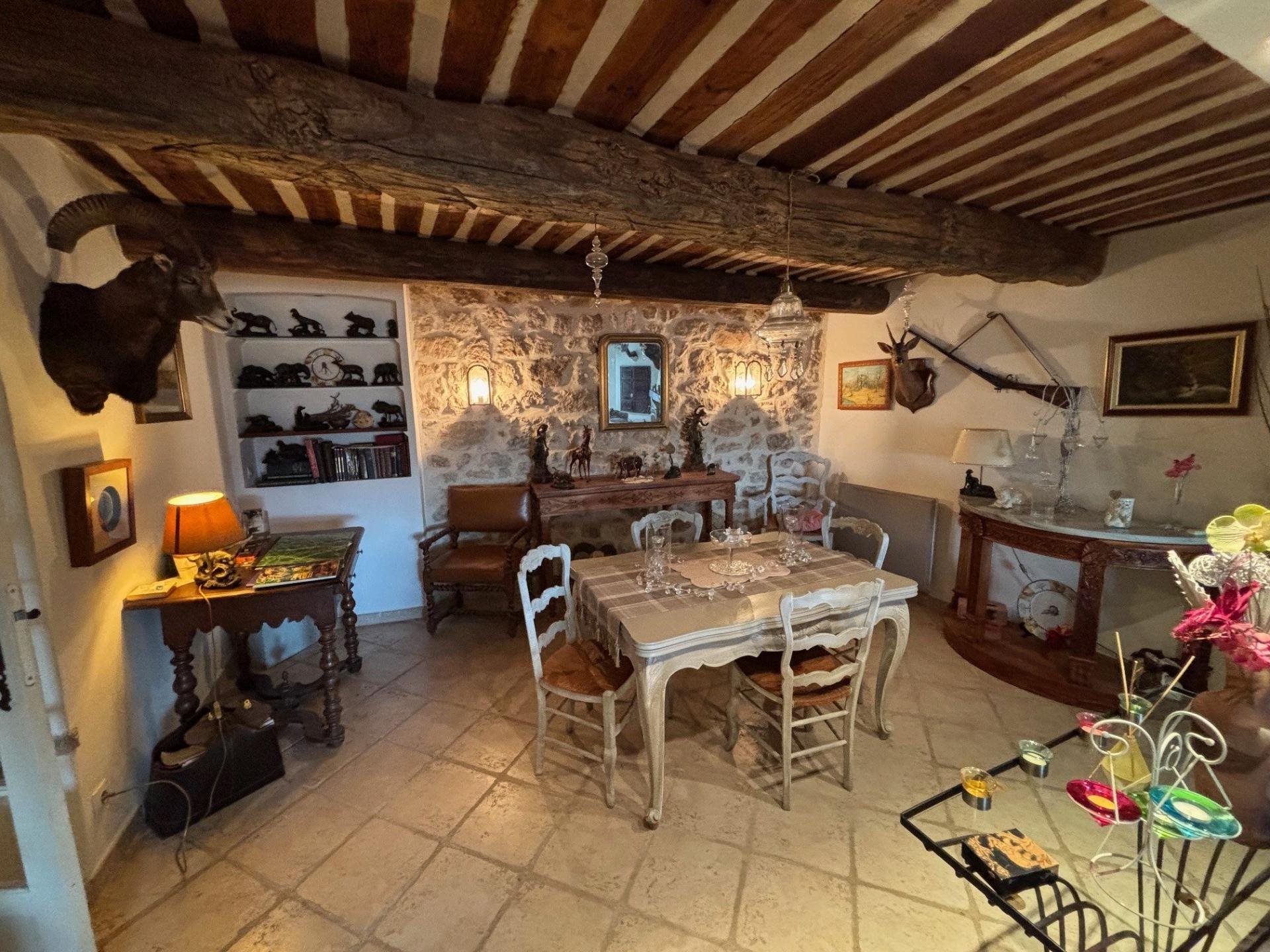 Maison à vendre, 145m², Esparron-de-Pallières