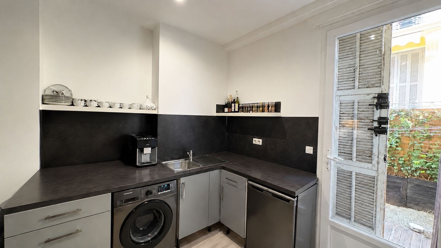 Nice studio apartment 26.95m² with terrace - Vue 2