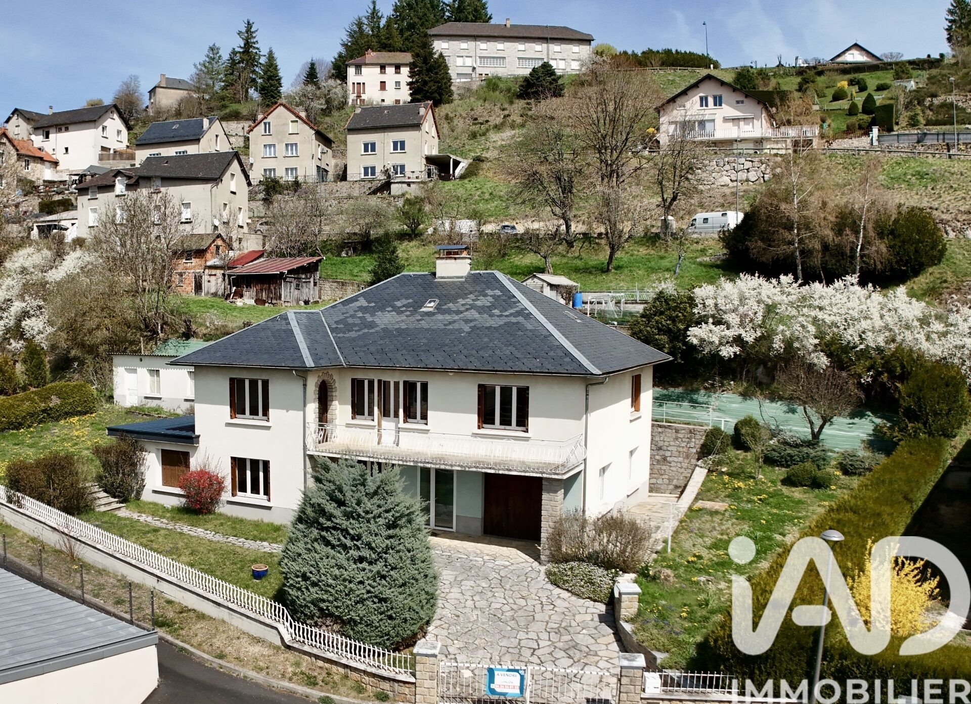 Maison à vendre, 211m², Saint-Alban-sur-Limagnole