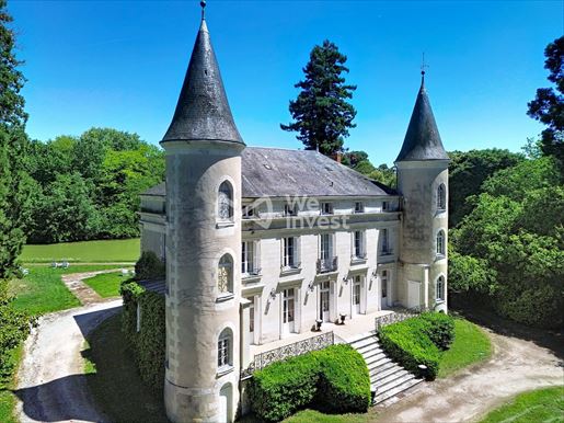 Maison 1169 m² · à Tournon-Saint-Pierre · 1 169 m² · 1 260 000 €