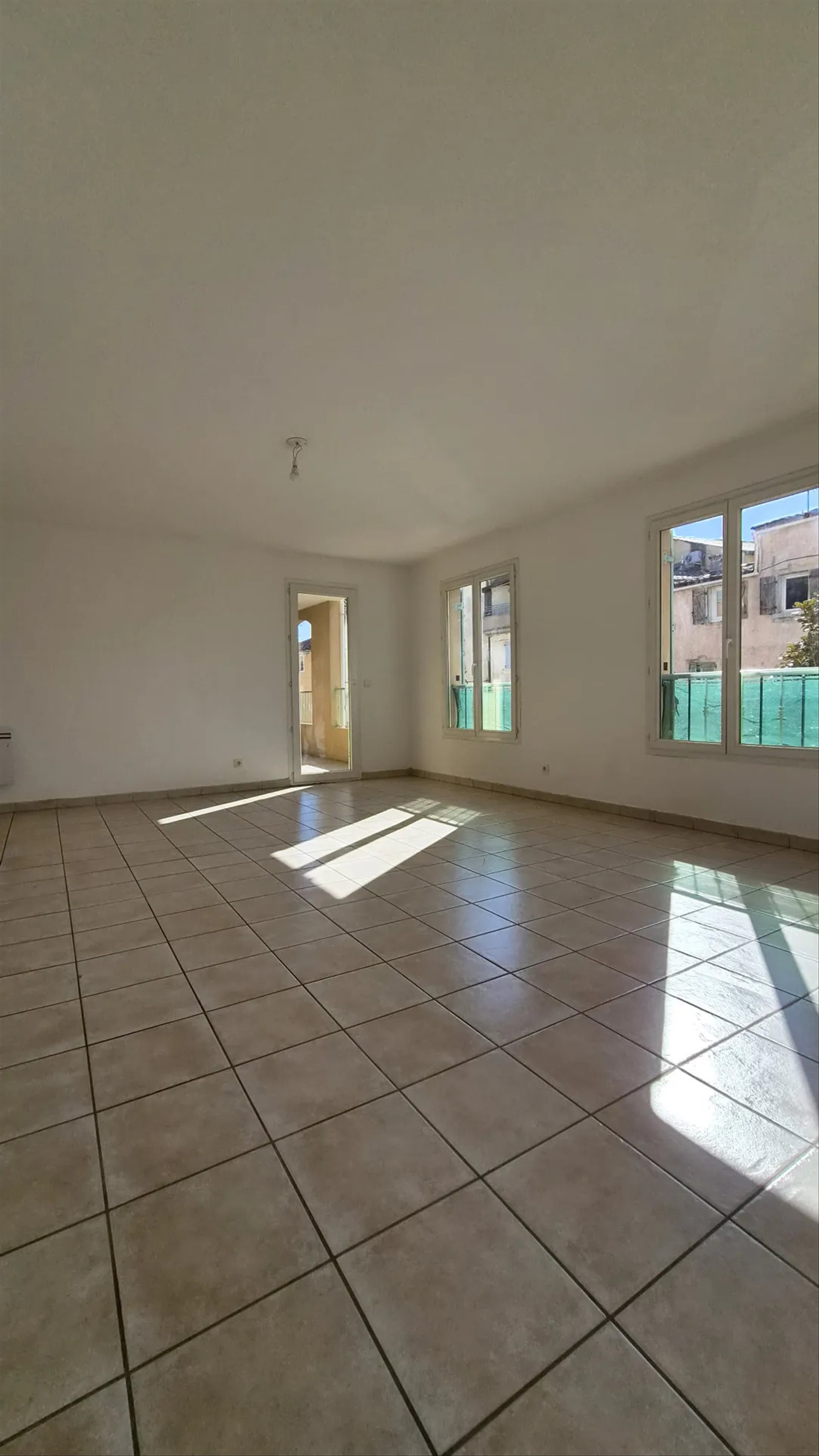 Appartement à louer, 73m², Solliès-Pont