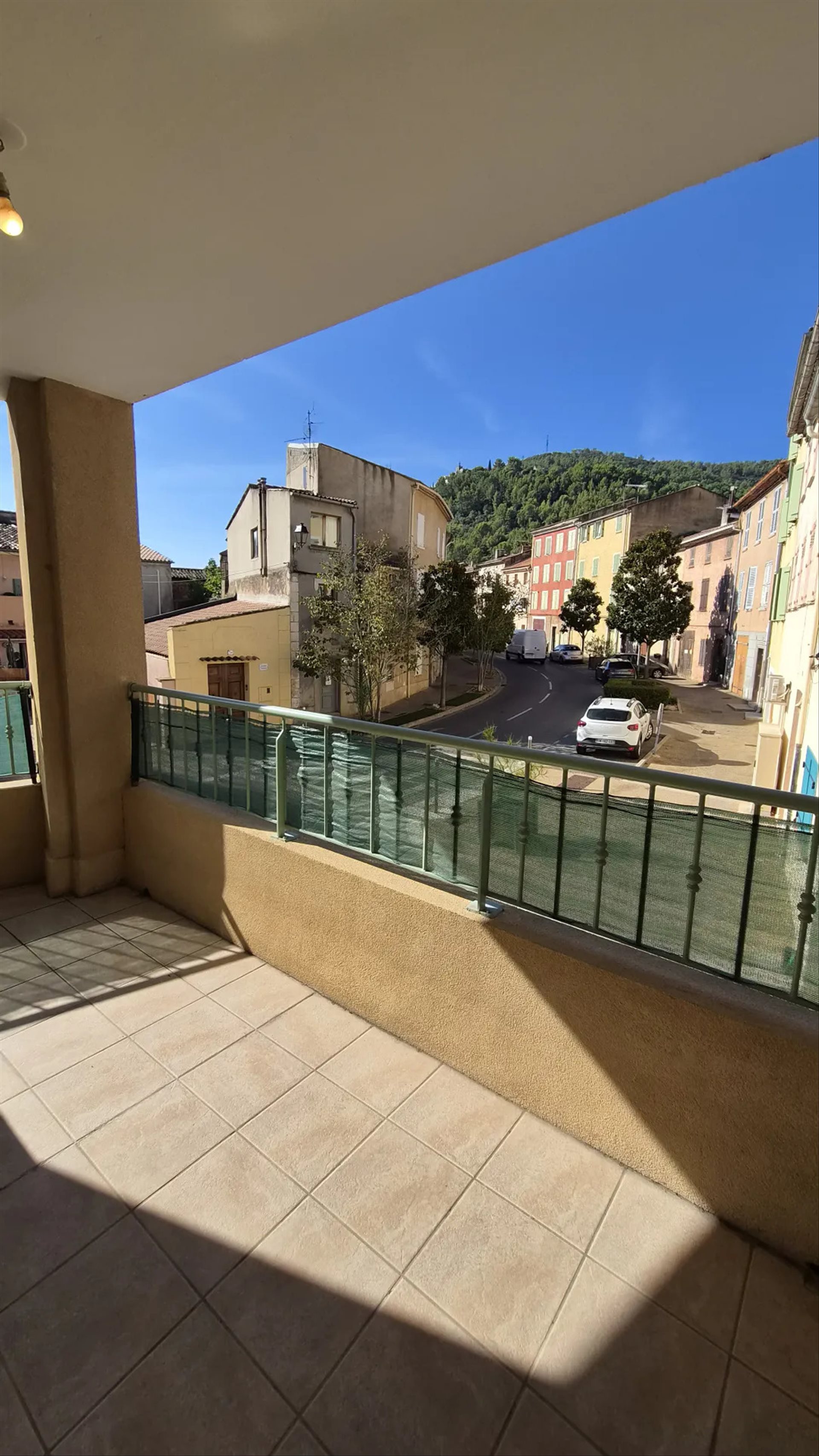 Appartement à louer, 73m², Solliès-Pont