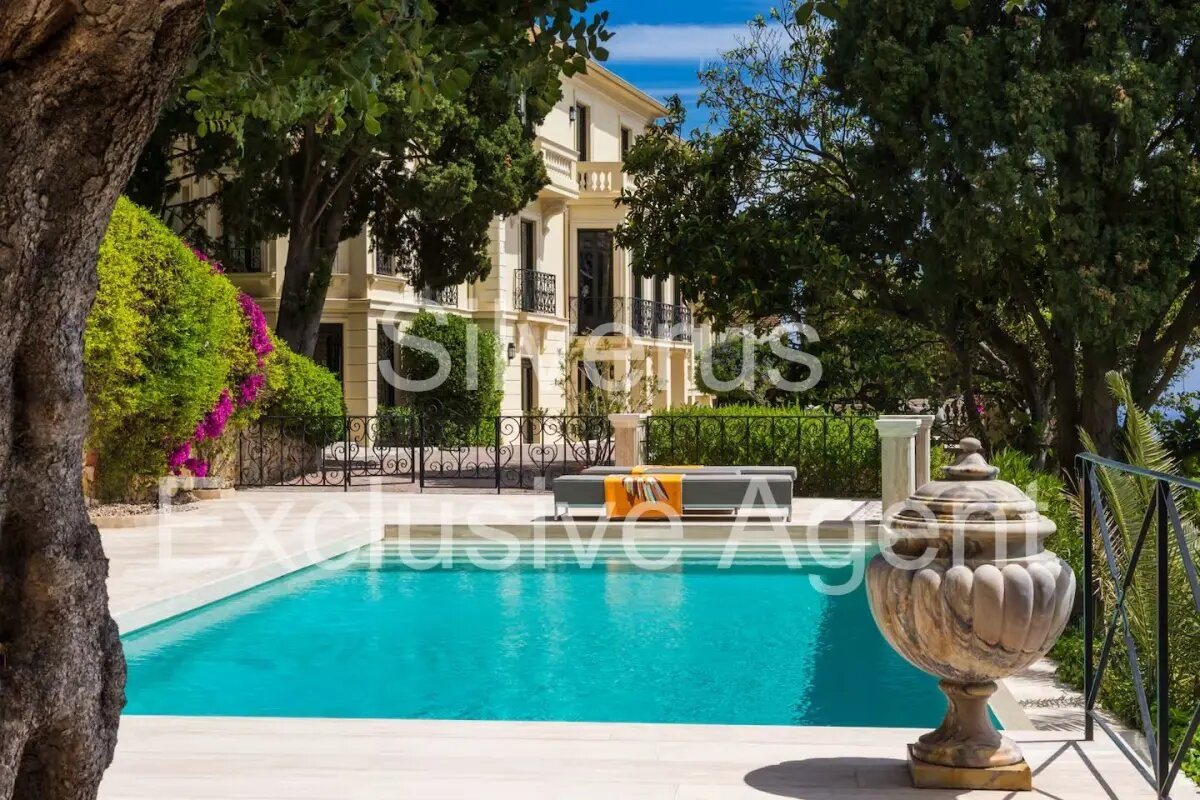 Maison à louer, 350m², Roquebrune-Cap-Martin