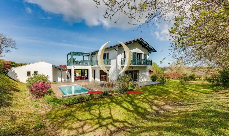 Maison à vendre, 185m², Saint-Pée-sur-Nivelle