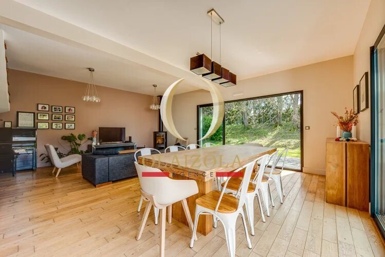Maison à vendre, 185m², Saint-Pée-sur-Nivelle