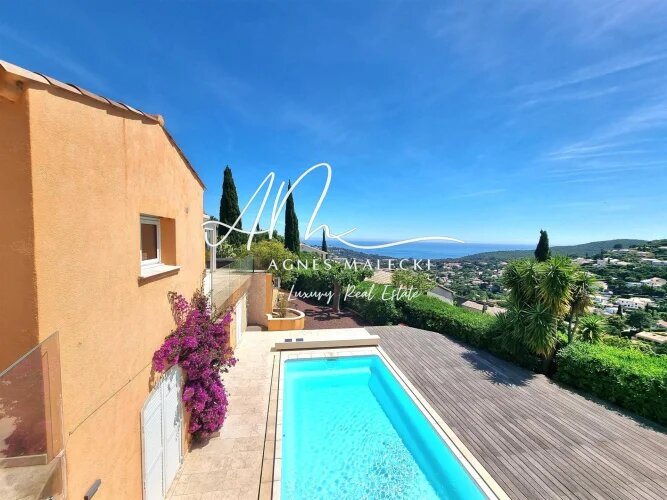 Maison à vendre, 221m², Cavalaire-sur-Mer