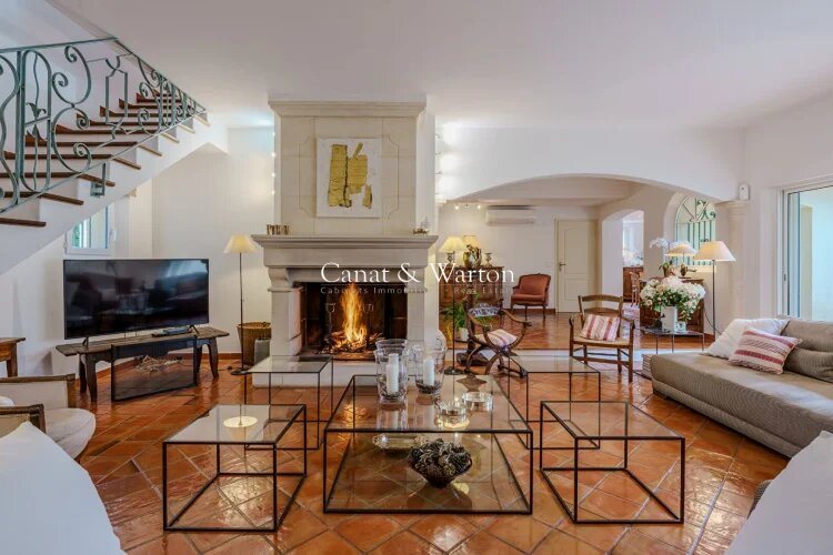 Maison à vendre, 300m², Saint-Raphaël