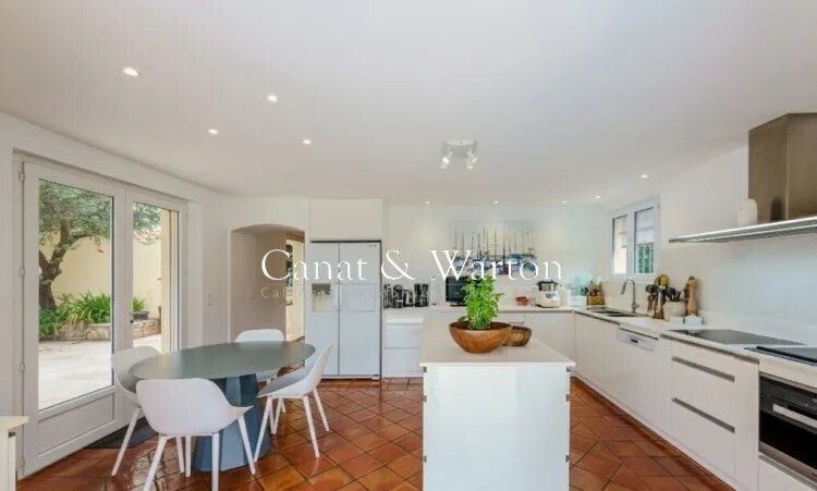 Maison à vendre, 300m², Saint-Raphaël