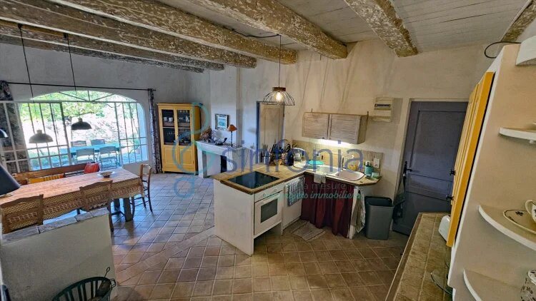 Maison à vendre, 140m², Lussan