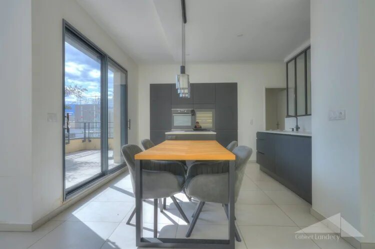 Appartement à vendre, 96m², Ferney-Voltaire