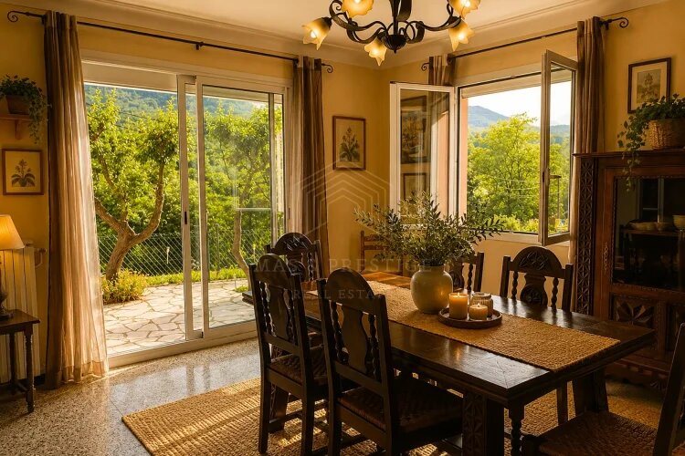 Maison à vendre, 164m², Saint-Laurent-de-Cerdans