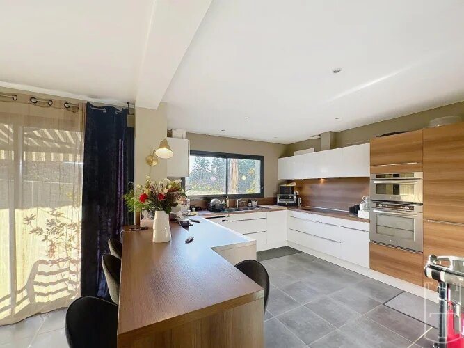 Appartement à vendre, 123m², Aubenas