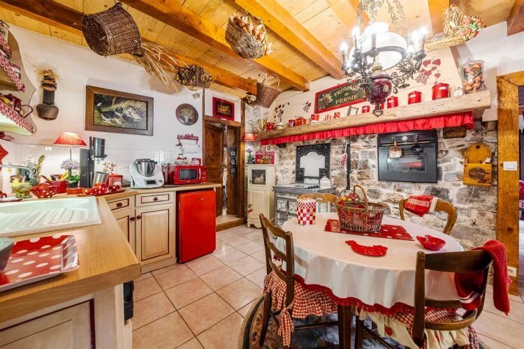Maison à vendre, 300m², Seytroux