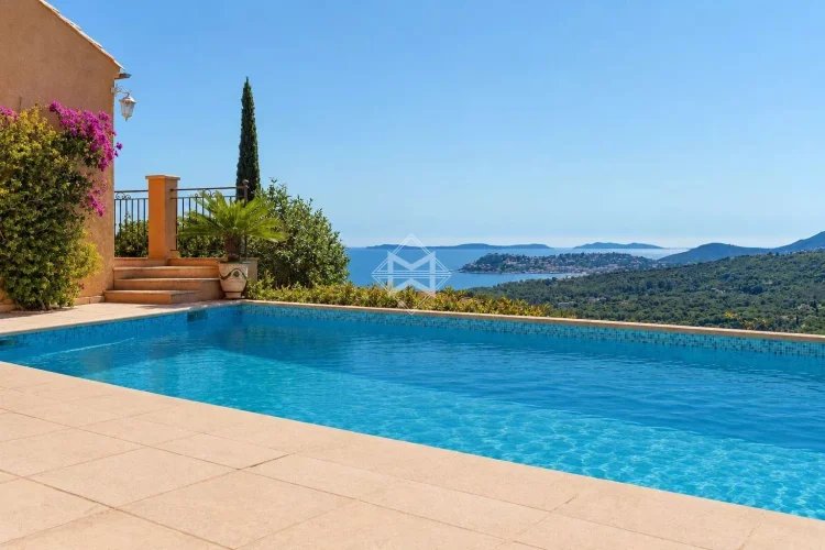 Maison à vendre, 230m², La Croix-Valmer
