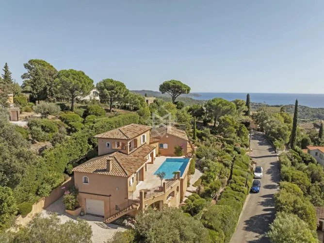 Maison à vendre, 230m², La Croix-Valmer