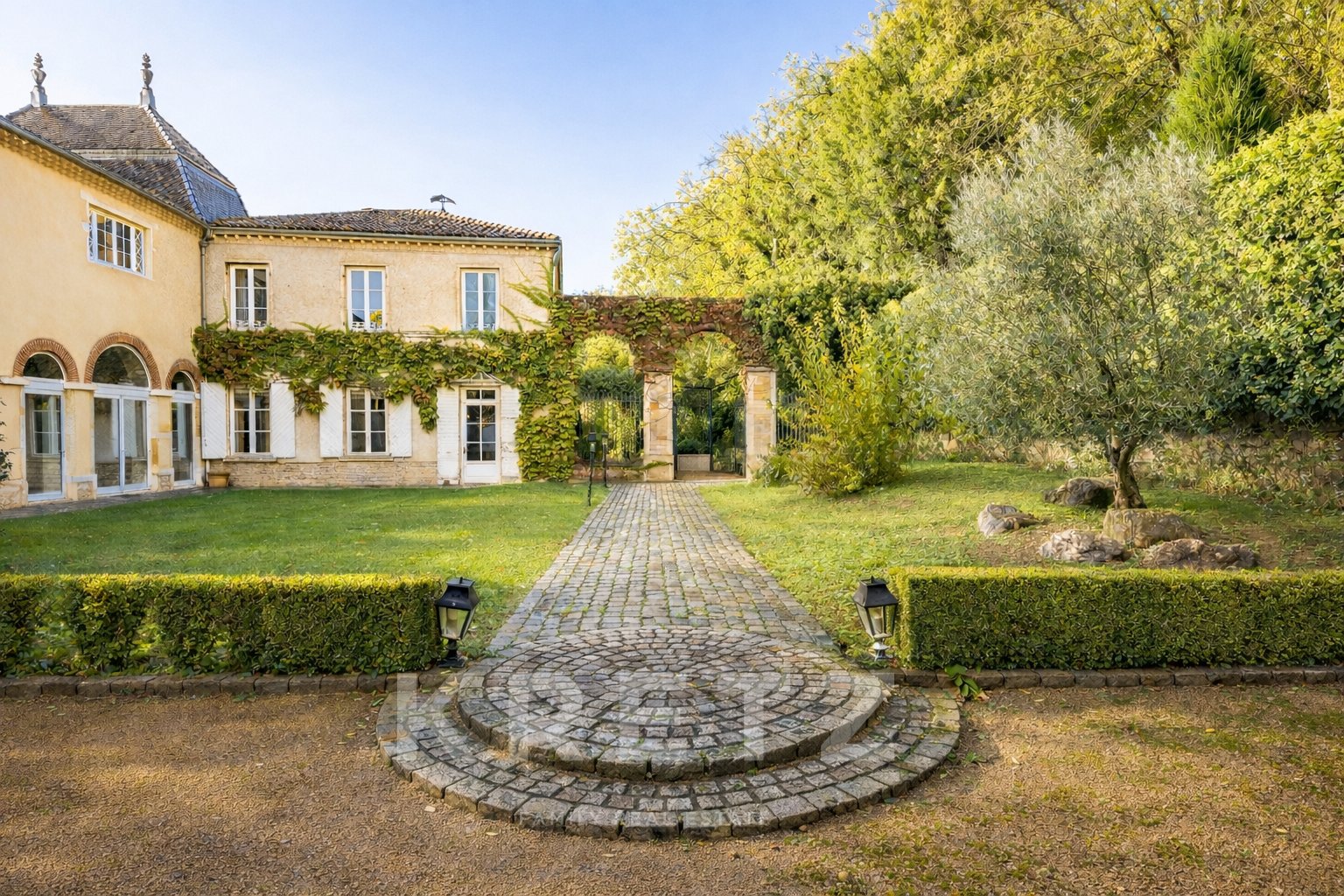 Maison à vendre, 1000m², Belleville-en-Beaujolais