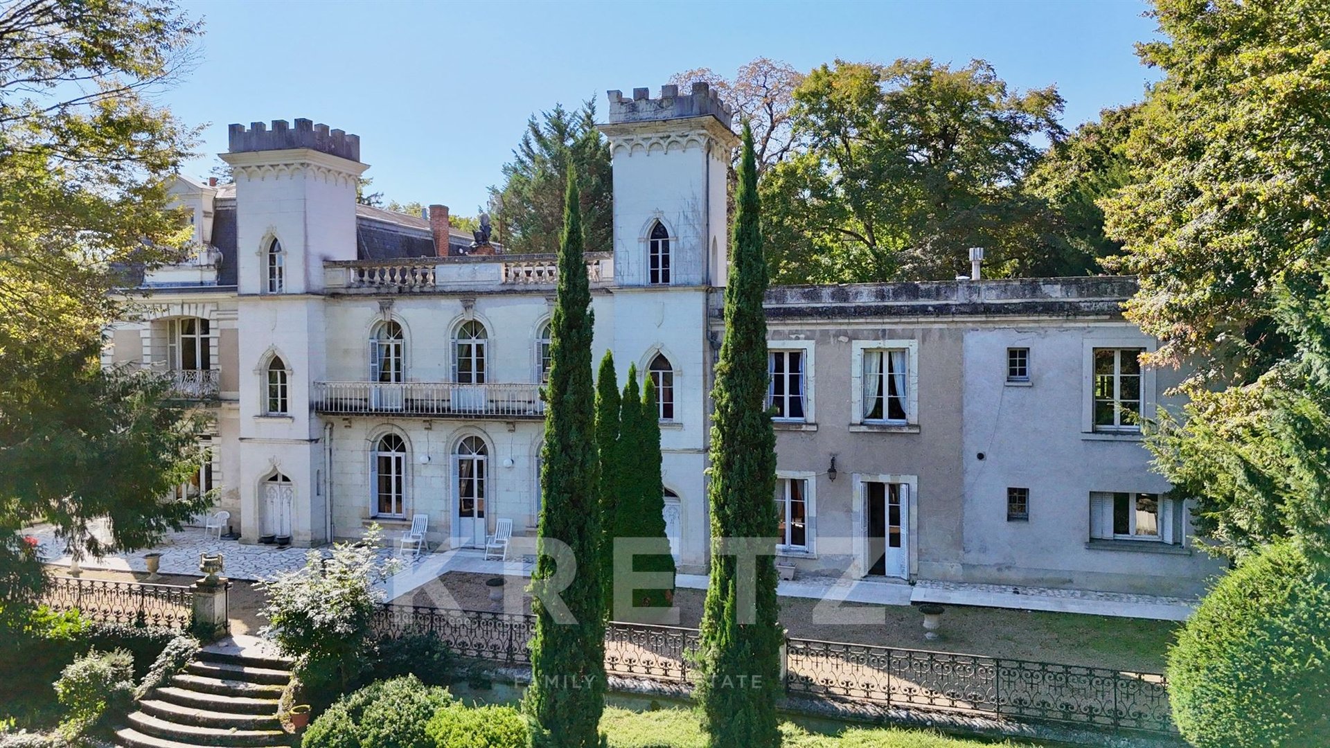 Maison à vendre, 640m², Saint-Cyr-sur-Loire