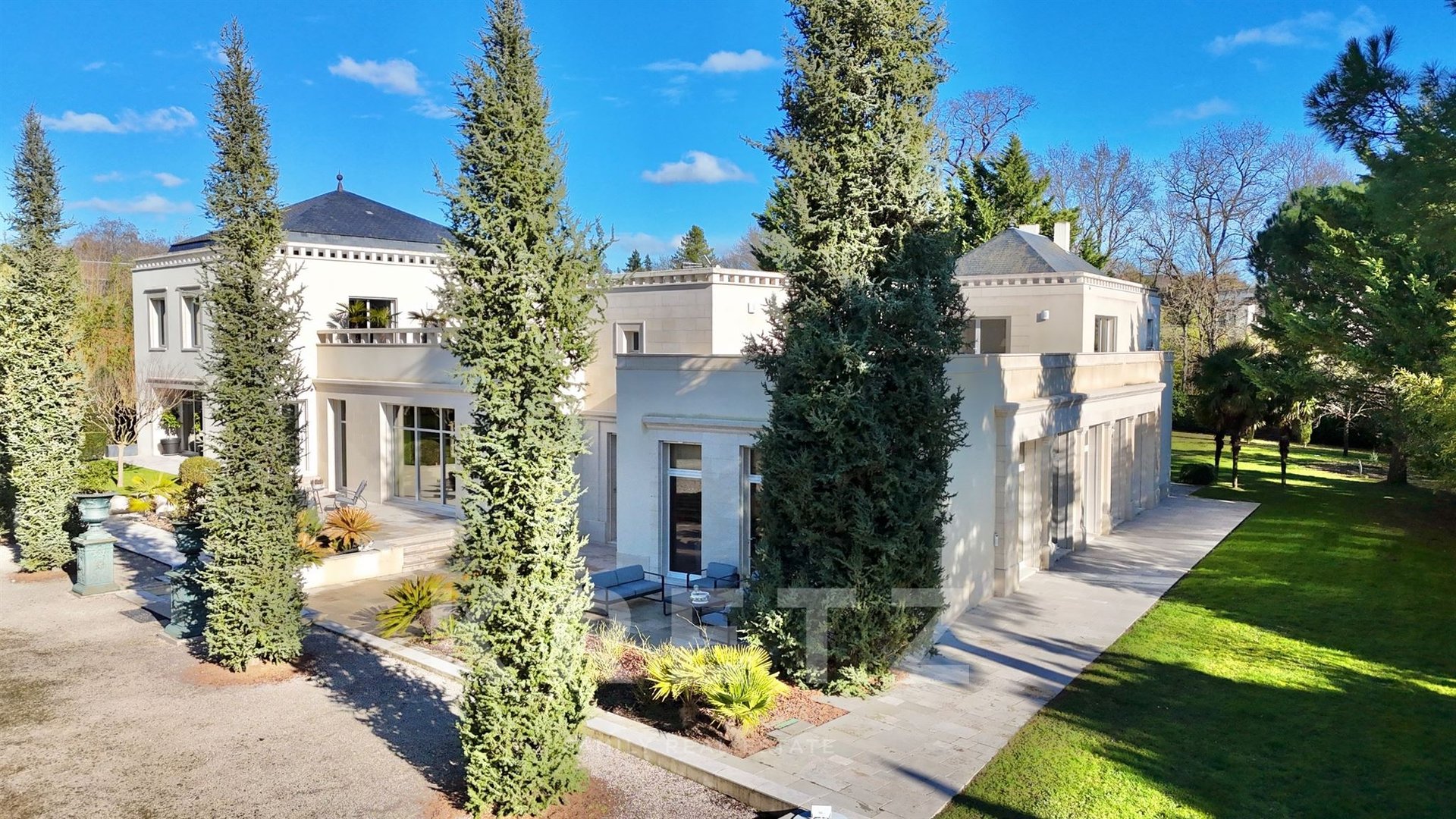 Maison à vendre, 581m², Saint-Cyr-sur-Loire