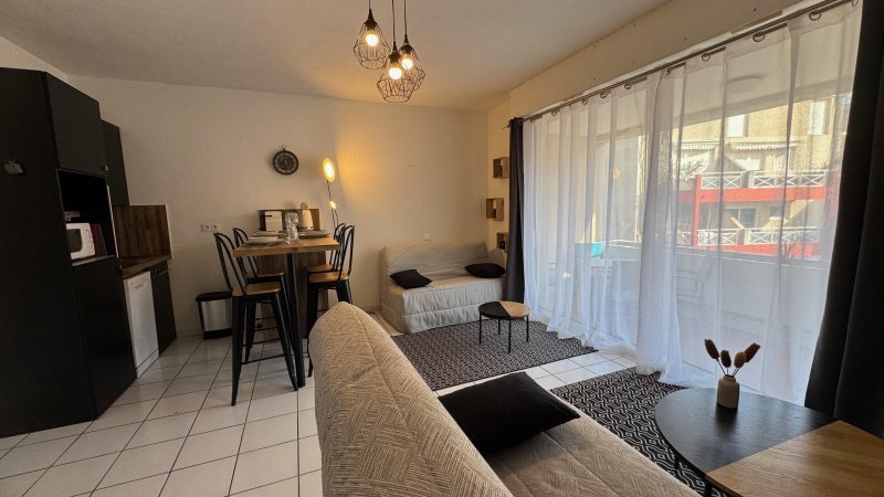 Appartement à vendre, 1m², Arles