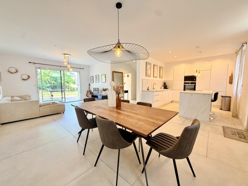 Maison à vendre, 4m², Béziers