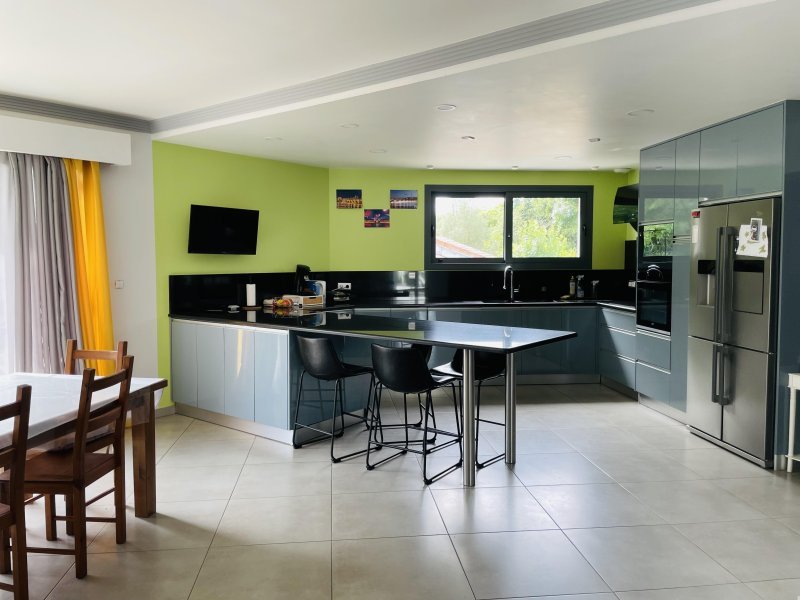Maison à vendre, 1100m², Saint-Louis-de-Montferrand