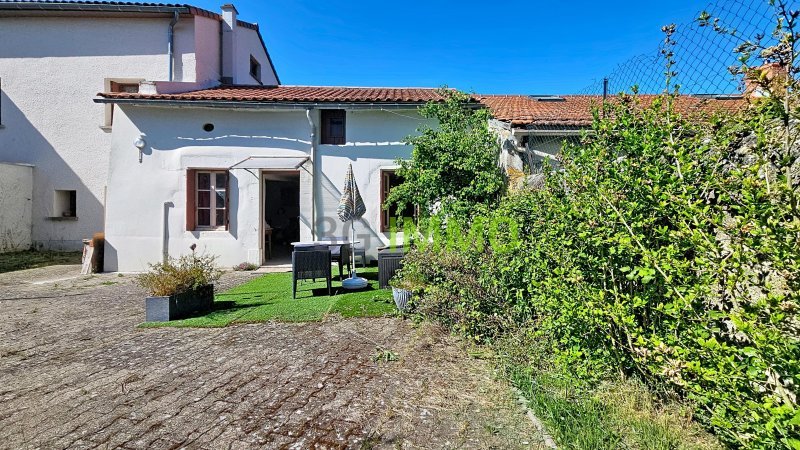 Maison à vendre, 3m², Vensat