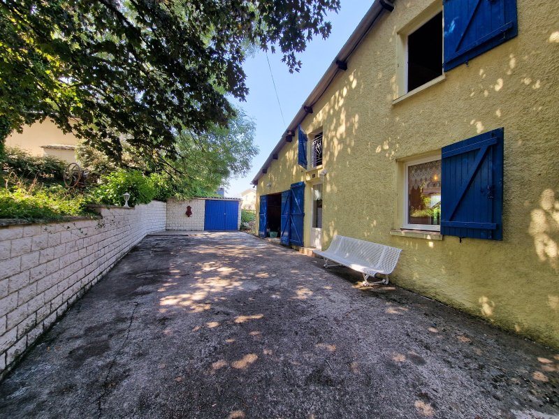 Maison à vendre, 3m², Saint-Pierre-de-Trivisy