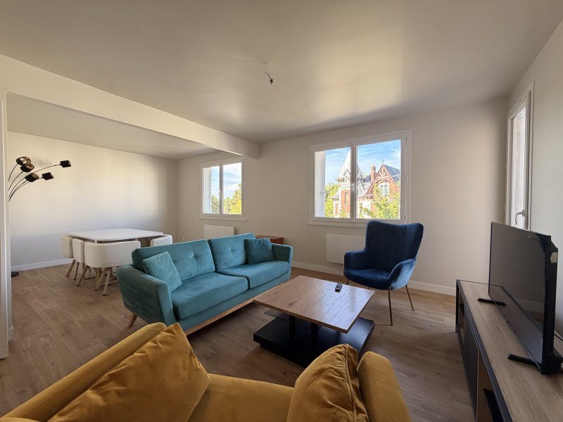 Appartement à louer, 2m², Châlette-sur-Loing