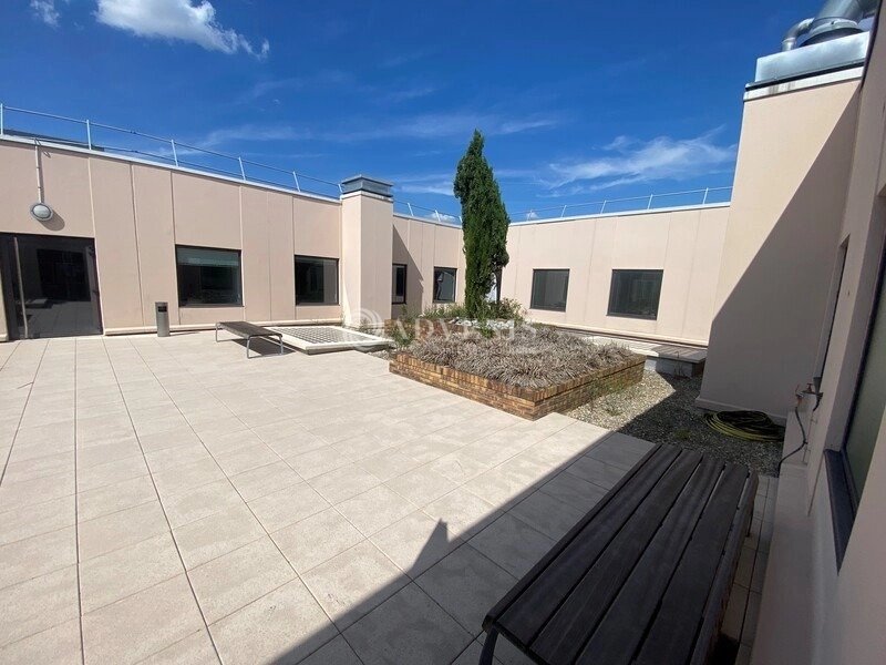 Maison à louer, 1456m², Cergy