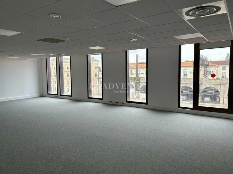 Maison à louer, 208m², Nîmes