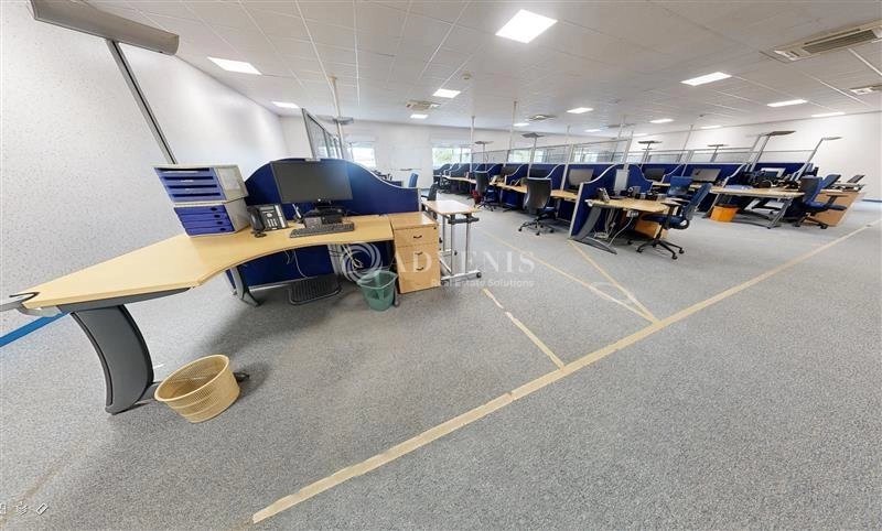 Maison à louer, 1220m², Nazelles-Négron