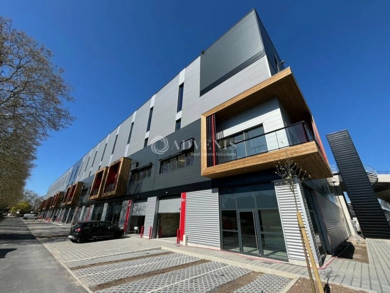 Maison à louer, 682m², Bobigny
