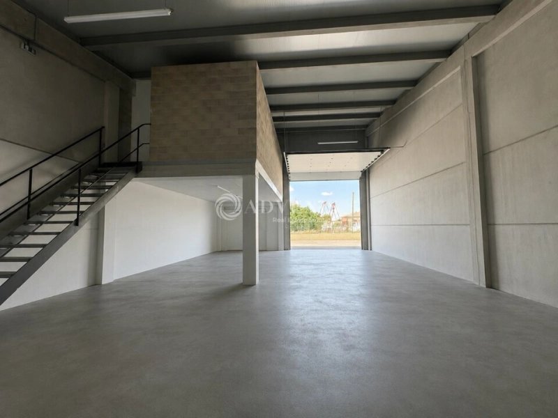 Maison à louer, 240m², Villeneuve-lès-Béziers