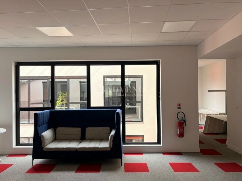 Maison à louer, 1331m², Tours
