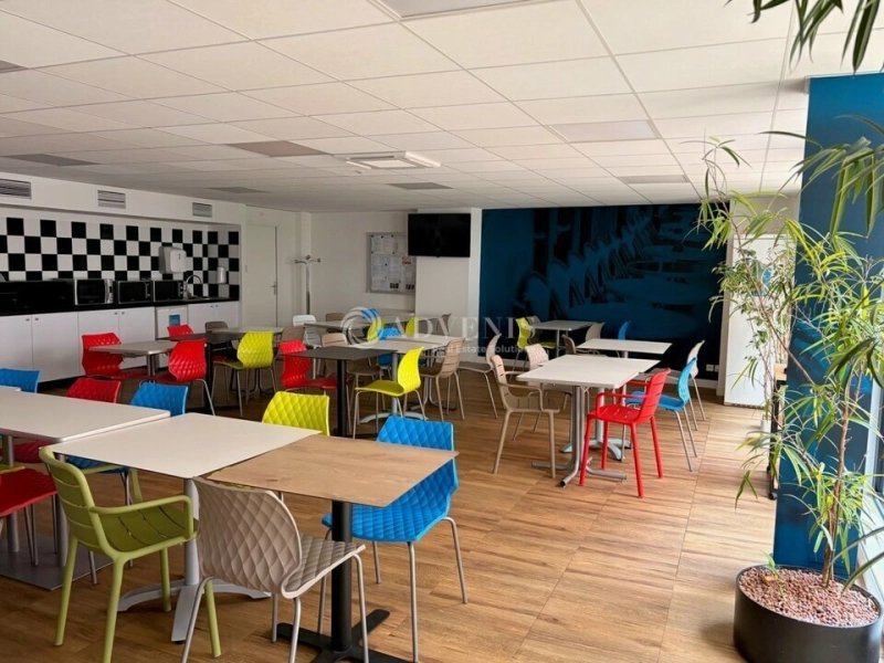 Maison à louer, 1331m², Tours