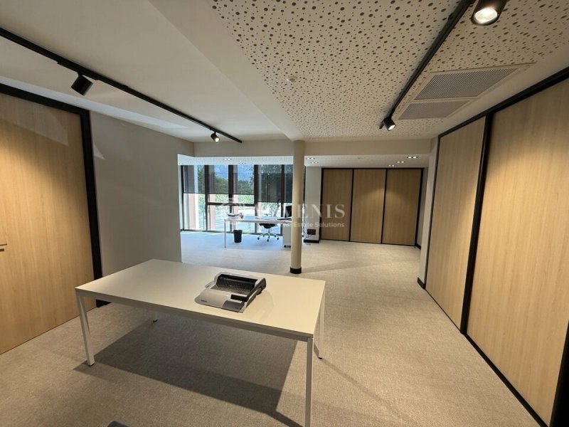 Maison à louer, 770m², Orléans