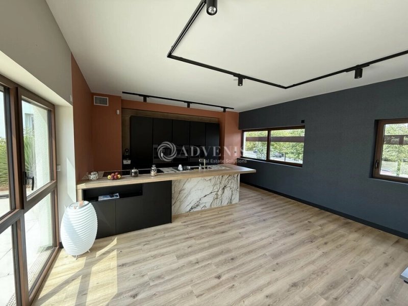 Maison à louer, 770m², Orléans