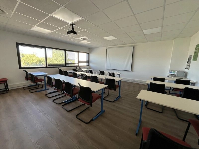 Maison à louer, 734m², Aulnay-sous-Bois