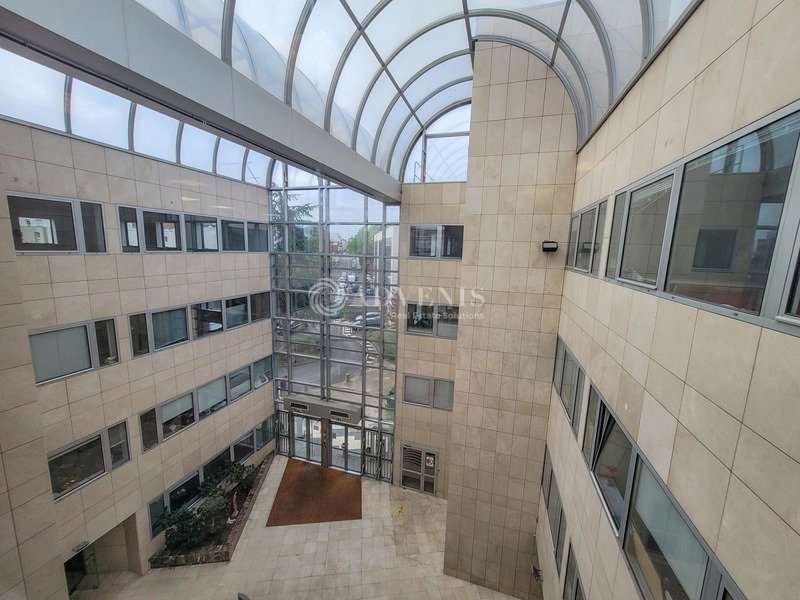 Maison à louer, 590m², Cergy